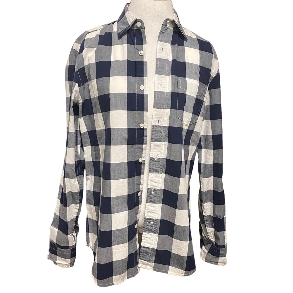 Gap classic fit 100% cotton long sleeve shirt